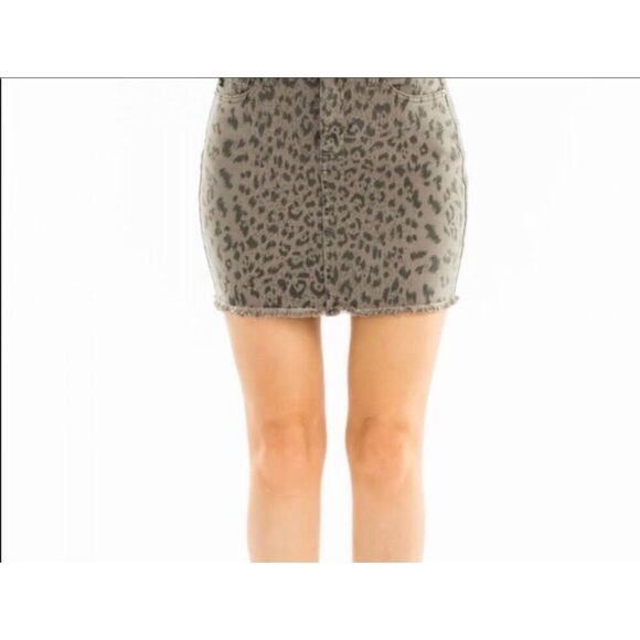 KanCan Women's Gray Leopard Print Denim Mini Skirt Size Medium - Picture 2 of 10